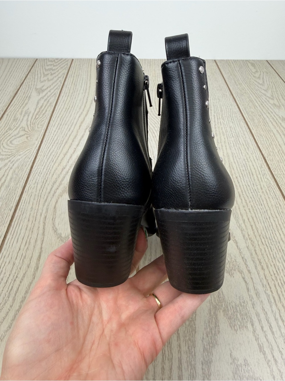 Sun + Stone Women's Indianaa Studded Western Block Heel Booties 5.5 Black Smooth - Picture 7 of 9